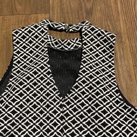 Mossimo black white diamond print crop top keyhole back sleeveless shirt - Picture 6 of 8